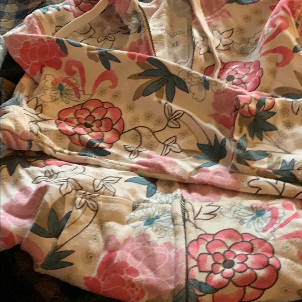 Aeropostale’s hooded sweatshirt